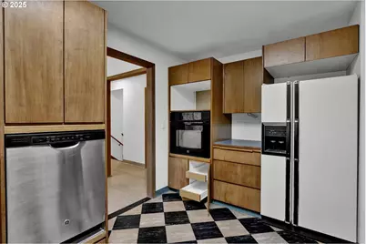 9790 NE Benton St, Newport, OR 97365 - Photo 17