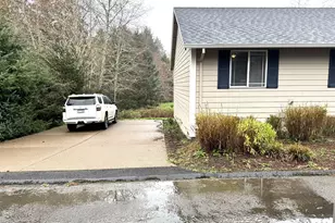 2600 NE 33rd St, Lincoln City, OR 97367 - Photo 3