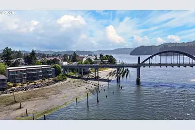 1220 Bay St #302, Florence, OR 97439 - Photo 3
