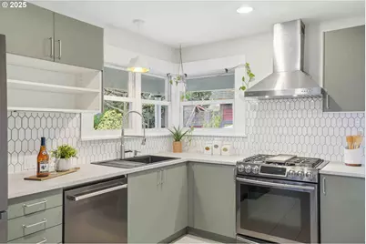 832 N Emerson St, Portland, OR 97217 - Photo 15