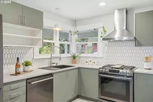 832 N Emerson St, Portland, OR 97217 - Photo 15