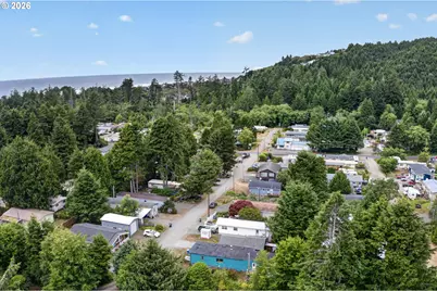 1098 S Harbor St, Rockaway Beach, OR 97136 - Photo 27