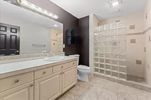 12431 SW 55th Pl, Portland, OR 97219 - Photo 31