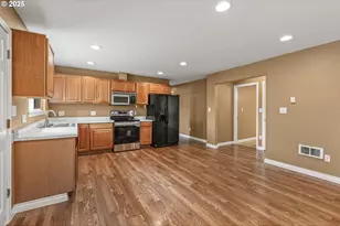 2132 Washington Way, Longview, WA 98632 - Photo 3