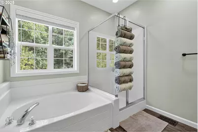 32810 Sisters Loop, Eugene, OR 97405 - Photo 27