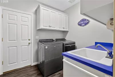 32810 Sisters Loop, Eugene, OR 97405 - Photo 29