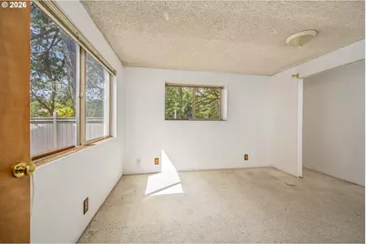 2239 Hawkins Ln, Eugene, OR 97405 - Photo 11