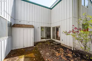 2239 Hawkins Ln, Eugene, OR 97405 - Photo 17