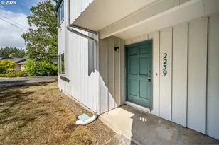 2239 Hawkins Ln, Eugene, OR 97405 - Photo 15
