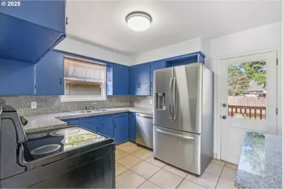 4801 NE 42nd Ave, Portland, OR 97218 - Photo 9