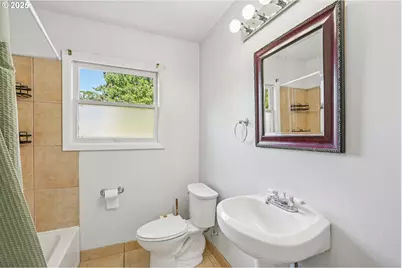 4801 NE 42nd Ave, Portland, OR 97218 - Photo 11