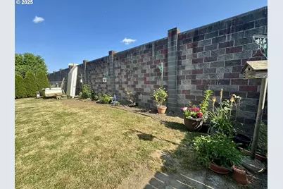 3516 Myrtle St, Woodburn, OR 97071 - Photo 23