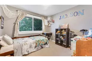 466 SW 6th St, Gresham, OR 97080 - Photo 17