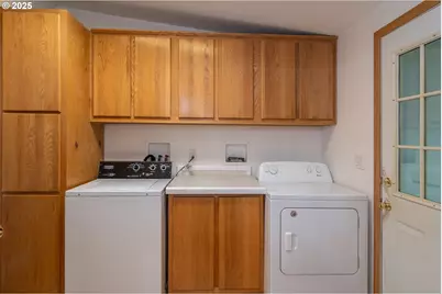 1120 Sunshine Rd, Roseburg, OR 97470 - Photo 25