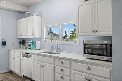 2211 Sherman Ave, North Bend, OR 97459 - Photo 17