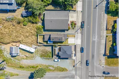 2211 Sherman Ave, North Bend, OR 97459 - Photo 3
