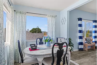2211 Sherman Ave, North Bend, OR 97459 - Photo 9