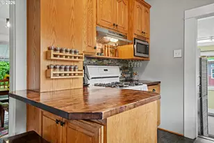 307 Adams Ave, Silverton, OR 97381 - Photo 17