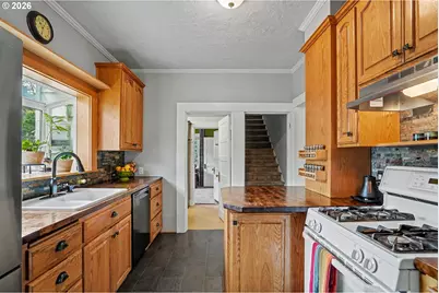 307 Adams Ave, Silverton, OR 97381 - Photo 19