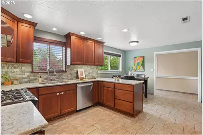 16070 S Holcomb Blvd, Oregon City, OR 97045 - Photo 13