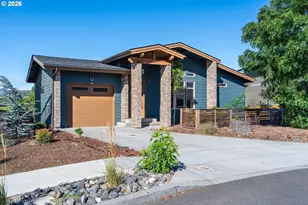 160 Blue Heron Ct, The Dalles, OR 97058 - Photo 1