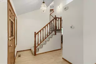 4725 SW Palatine St, Portland, OR 97219 - Photo 3