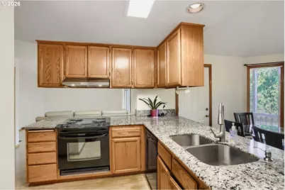 4725 SW Palatine St, Portland, OR 97219 - Photo 13