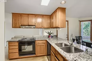 4725 SW Palatine St, Portland, OR 97219 - Photo 13
