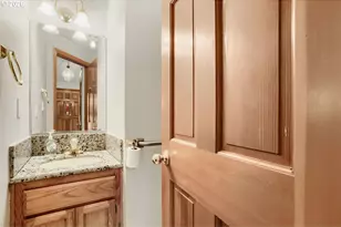 4725 SW Palatine St, Portland, OR 97219 - Photo 19