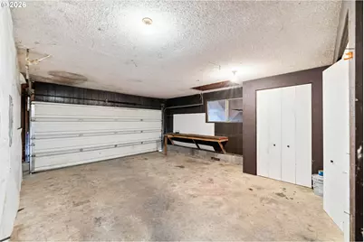2010 Lindberg Ave, Coos Bay, OR 97420 - Photo 17