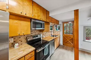 851 S 1st Ave, Coquille, OR 97423 - Photo 9