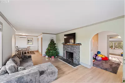 851 S 1st Ave, Coquille, OR 97423 - Photo 5