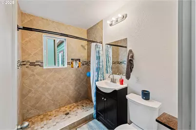 851 S 1st Ave, Coquille, OR 97423 - Photo 17