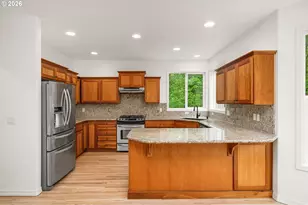8416 SW Cedarcrest St, Portland, OR 97223 - Photo 9