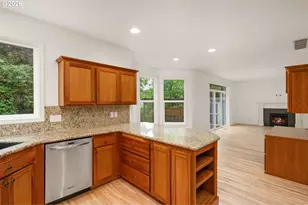 8416 SW Cedarcrest St, Portland, OR 97223 - Photo 13