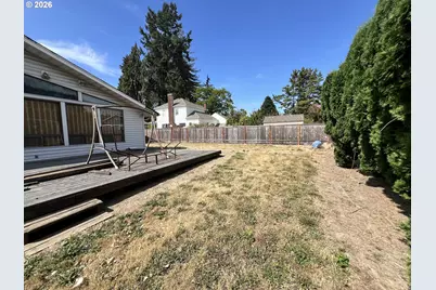 310 SE Dayton Ave, McMinnville, OR 97128 - Photo 13