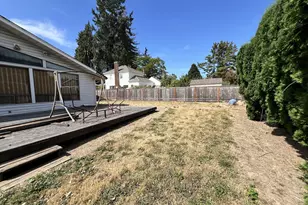 310 SE Dayton Ave, McMinnville, OR 97128 - Photo 13