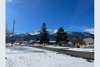 404 S College St, Joseph, OR 97846 - Photo 3