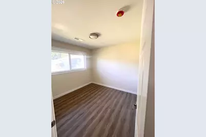 9805 N Central St, Portland, OR 97203 - Photo 9