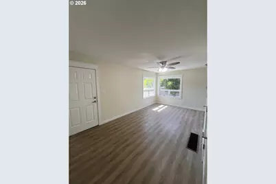 9805 N Central St, Portland, OR 97203 - Photo 3