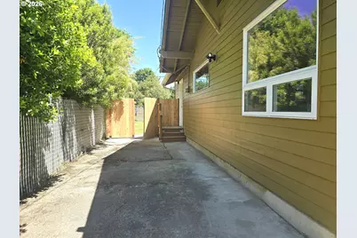 9805 N Central St, Portland, OR 97203 - Photo 13