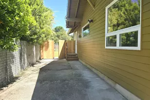 9805 N Central St, Portland, OR 97203 - Photo 13
