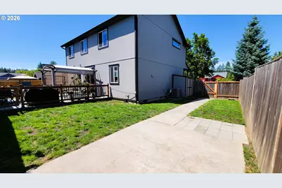 25206 Irenic Ave, Veneta, OR 97487 - Photo 21
