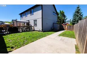 25206 Irenic Ave, Veneta, OR 97487 - Photo 21