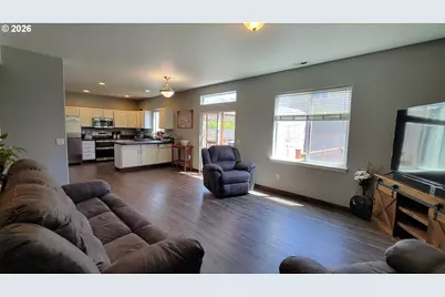 25206 Irenic Ave, Veneta, OR 97487 - Photo 7
