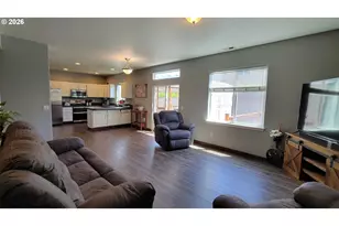 25206 Irenic Ave, Veneta, OR 97487 - Photo 7