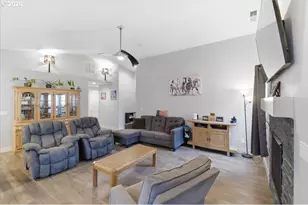 806 Wassom St, Lebanon, OR 97355 - Photo 5