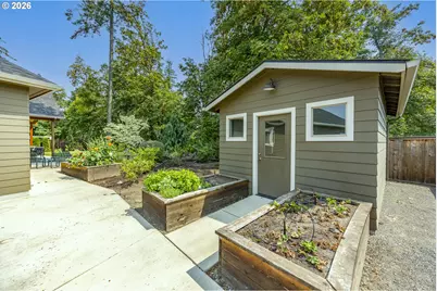 1822 John Day Dr, Eugene, OR 97408 - Photo 43