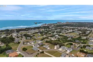 822 Spyglass Dr, Bandon, OR 97411 - Photo 3