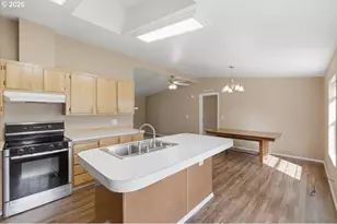 905 Mountain View Rd, Sweet Home, OR 97386 - Photo 11